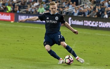 El mediocampista del Sporting Kansas City gana 53.000 dólares al año.