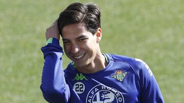 Diego Lainez. 