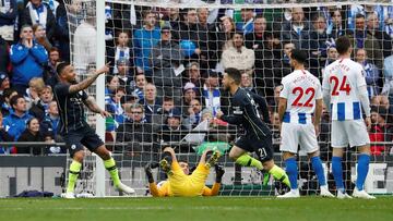 Gabriel Jesús celebra el tanto de la victoria ante el Brighton en FA Cup.