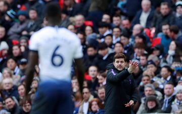 Tottenham gana 3-1 en casa con gol de Sánchez. Este es el noveno gol como profesional del colombiano.