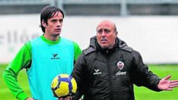 <b>TITULAR. </b>Tintin Márquez está confiando en el cántabro Mario Ortiz para llevar la batuta.