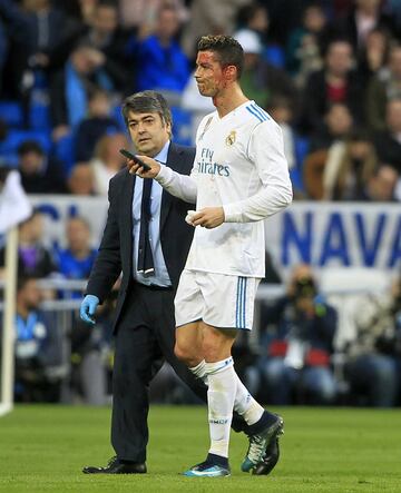 Cristiano Ronaldo recibió un gol en la cara justo cuando anotaba de cabeza el gol 6-1