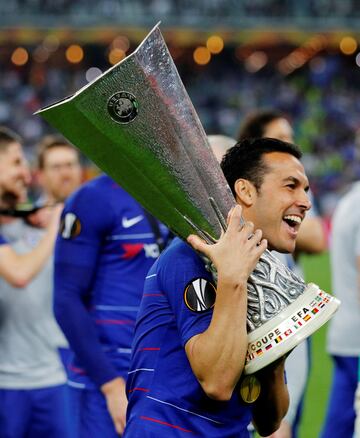 El Chelsea campe¨®n de la Europa League. Pedro con el trofeo.