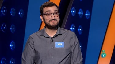 El madrileño atesora el récord de dinero ganado en el programa, con 199.650 euros. En su caso, el mérito es doble, pues ha conseguido llegar a los 200 programas y es uno de los concursantes eméritos.