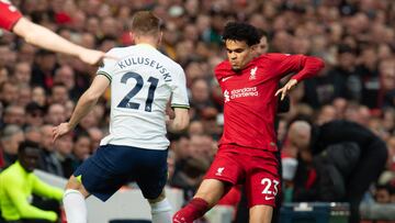 Luis Díaz durante un partido con Liverpool por Premier League.