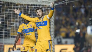 Action photo during the match Tigres UANL vs America corresponding Semifinal of the MX League of the Apertura 2017 Tournament.
 
 Foto de accion durante el partido Tigres UANL vs America, correspondiente a la Semifinal de la Liga MX del Torneo Apertura 20