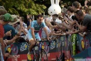 Los equipos que participarán en el Tour de Francia fueron presentados en Utrecht.