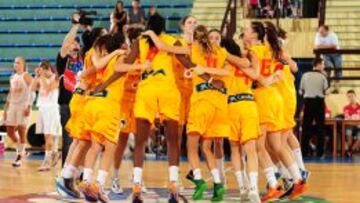 La Selección celebrando su victoria y su clasificación a cuartos de final.