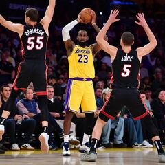 LeBron, rey del cielo y de la tierra