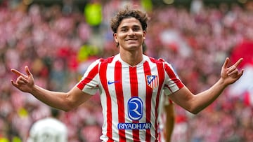 Julián Alvarez celebra un gol con el Atlético de Madrid.