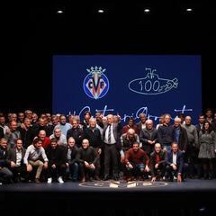 El Villarreal presenta su centenario al ritmo de Nacho Cano y su camiseta conmemorativa