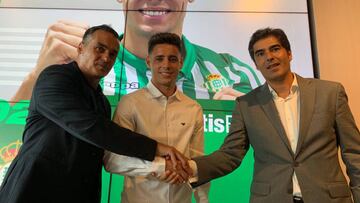 Álex Moreno, junto a Alexis y Haro.