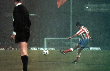 Luis Aragonés en la final de la Copa de Europa de 1974.