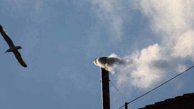 When is the new Pope presented and and how long until he appears on the balcony? Vatican protocol from white smoke to ‘Habemus Papam’