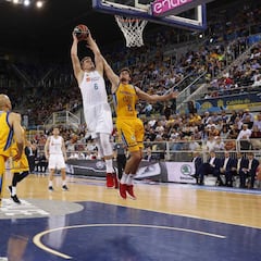 El Granca corta la racha del Madrid tras hacerle el pasillo