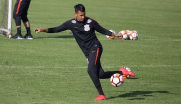 Corinthians ya se adapta a la altura de Bogotá