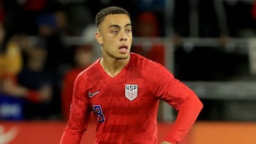 El lateral de la Selección de USA enamoró a los aficionados y cuerpo técnico de la escuadra de Ámsterdam desde su debut, por lo que se llevó el reconocimiento del talento del año.