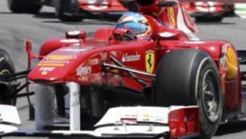 <b>BRASIL. </b>Fernando pasó a Jenson en Interlagos por fuera.