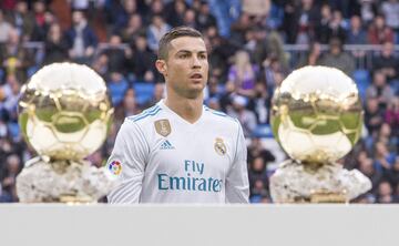 Cristiano Ronaldo ofreció su quinto Balón de Oro a la afición