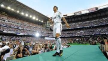 El 6 de julio de 2009 Cristiano fue presentado en el Bernab&eacute;u ante m&aacute;s de 80.000 espectadores.
 .