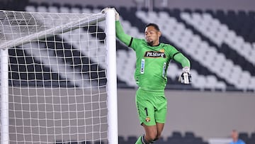José Contreras, portero de Barcelona, en el partido contra River Plate en la Copa Libertadores.