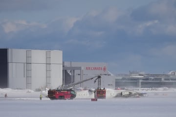 Un avin en el que viajaban 76 pasajeros y cuatro tripulantes ha sufrido este lunes un aparatoso accidente cuando aterrizaba en el aeropuerto Pearson de Toronto.