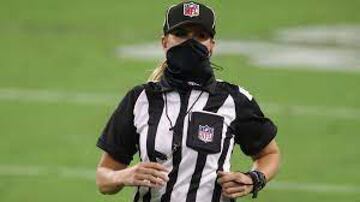 Contratada en 2015 como la primera mujer oficial de tiempo completo en la National Football League, Sarah Thomas hizo historia al convertirse en la primera mujer en arbitrar un Super Bowl. Lo hizo este año en el Kansas City Chiefs vs Tampa Bay Buccaneers.