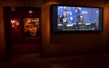 El Mob Museum de Las Vegas alberga una exhibición llamada "The Beautiful Game Turns Ugly" compuesta por recortes de prensa y otros artículos que relata el escándalo de corrupción de la FIFA.