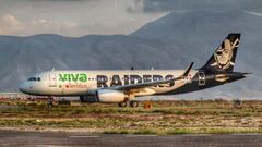 El avión de los Raiders de Viva Aerobus despegó