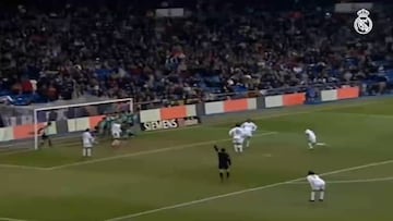 Roberto Carlos' 40 m/s rocket with all betis players in goal goes viral again