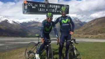 Nairo Quintana y Gorka Izagirre posan en la cima de Val Louron-Azet durante el reconocimiento de las etapas de los Pirineos de cara al Tour de Francia 2016.