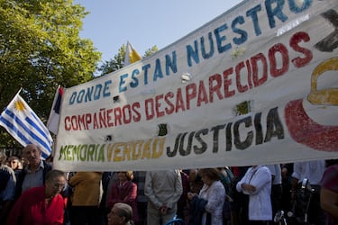 The United States supported the new order as part of its regional strategy. Uruguay became integrated into the Southern Cone’s coordinated system of repression, reinforcing surveillance and political control. The impact of the dictatorship left deep scars on Uruguayan society and marked an entire generation.
