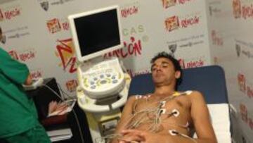 Los jugadores del Málaga pasan reconocimiento médico