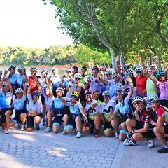 Medio centenar de mujeres de Women In Bike ruedan junto a Dori Ruano en Madrid