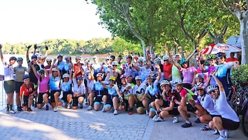 Imagen de la quedada de Women In Bike en la Casa de Campo de Madrid junto a la excampeona del mundo de pista Dori Ruano