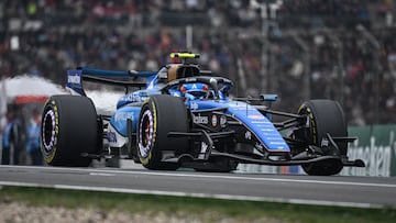 Williams' Spanish driver Carlos Sainz drives during the Formula One Chinese Grand Prix at the Shanghai International Circuit in Shanghai on March 15, 2026. (Photo by Jade GAO / AFP)