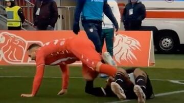 Por la acalorada reacción del italiano, el Monza quedó en inferioridad numérica y perdió 1-2 ante Cagliari.