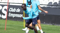 Mabil visita su pasado