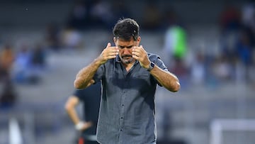 Gustavo Lema head coach of Pumas during the 6th round match between Pumas UNAM and Tigres UANL as part of the Liga BBVA MX, Torneo Apertura 2024 at Olimpico Universitario Stadium on September 01, 2024 in Mexico City, Mexico.