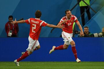 3-0. Artem Dzyuba celebró el tercer gol.