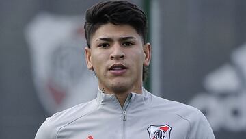 Jorge Carrascal en un entrenamiento de River Plate