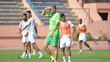 Juan Carlos Garrido entrenando al Raja Casablanca.