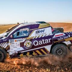 Un tropiezo final de Loeb da la victoria de la Baja a Al Attiyah