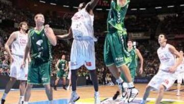 Unicaja doblega al campeón y se mantiene invicto