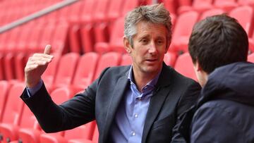 Van der Sar, director general del Ajax, denuncia la injusticia del sistema de la Champions.