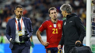 Mikel Oyarzabal se va lesionado.