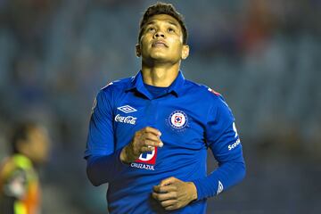 Jugadores de Cruz Azul que salieron por la puerta de atrás