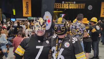 Aficionados de los Steelers presentes en la Watch Party organizada por el equipo en el Pepsi Center de la Ciudad de México.