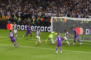 Asensio marco el primer y el último gol del Real Madrid en la recordada temporada 2016-17. El Real Madrid jugaba contra la Juventus la final de la Liga de Campeones. El equipo blanco iba ganando 1-3 en Cardiff cuando entró Asensio y anotó el 1-4, a la postre definitivo. 