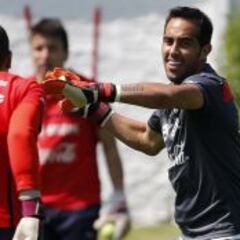 Claudio Bravo: "Si Jorge Valdivia está acá es para competir"